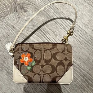 Coach Floral WristletCoach Floral Wristlet
